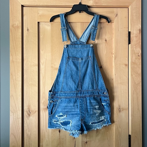 American Eagle Denim Short Overalls, Size: Medium - Picture 1 of 7